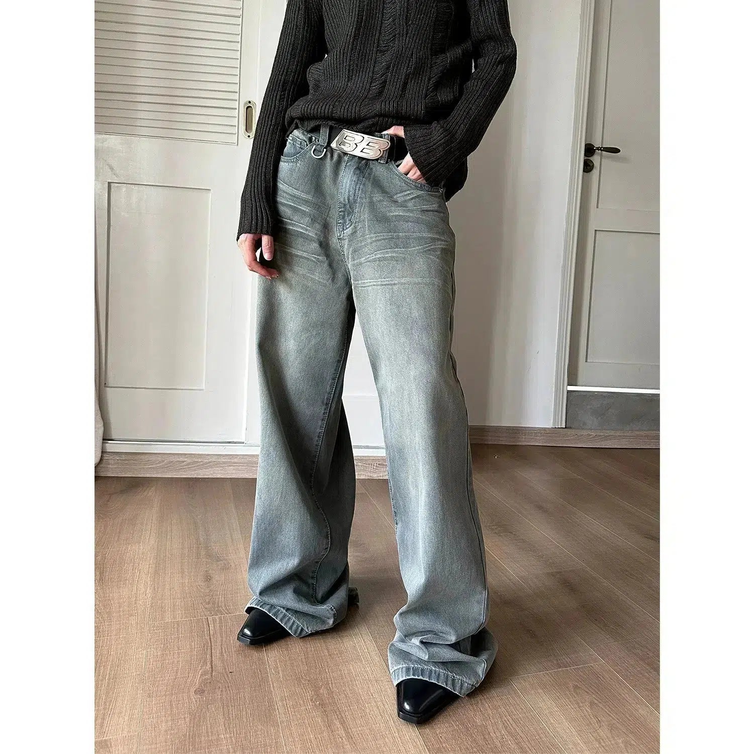 Pleated Wide-Leg Floor-Mopping Jeans