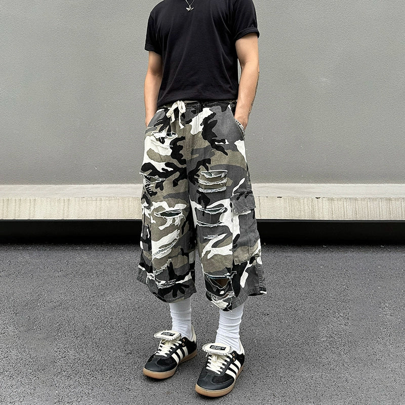 Cropped Wide-leg Camouflage Shorts