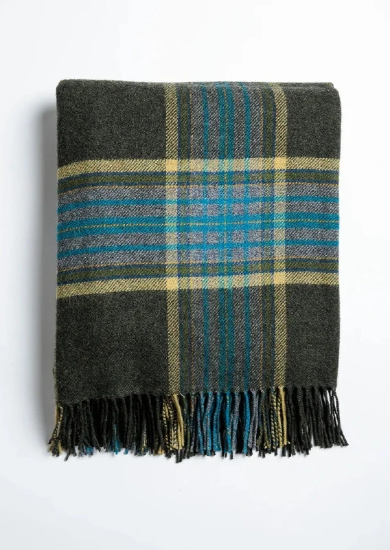 Foxford Lambswool Throw | Blacksod